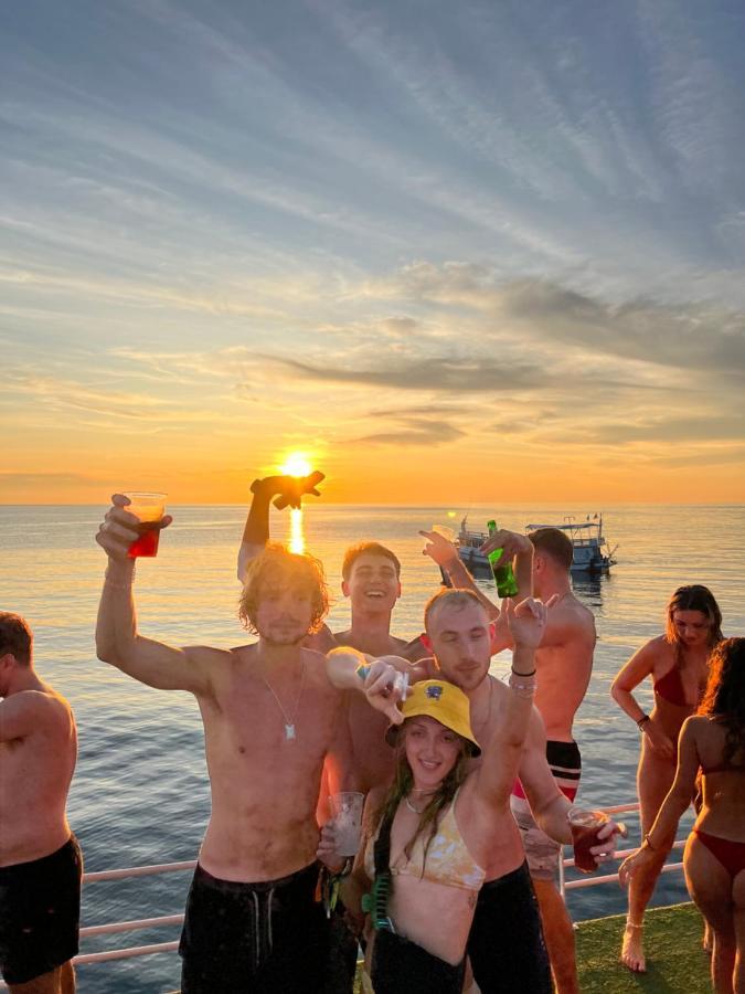 Revolution Koh Tao Hostel Ngoại thất bức ảnh
